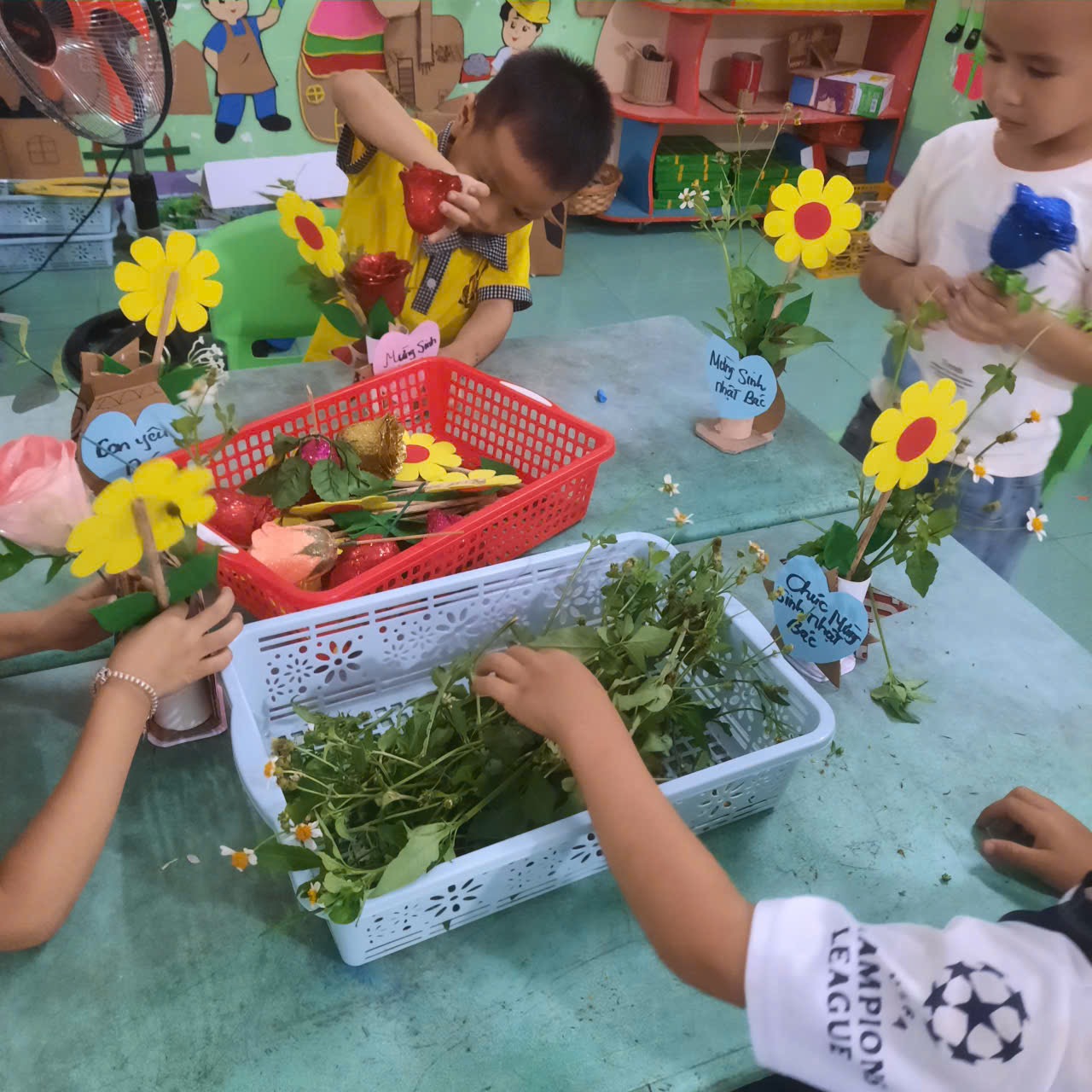 sự kiện 19/5 sinh nhật Bác lớp mg nhỡ. 