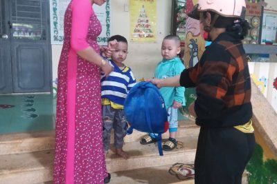 Hưởng ứng tuần lễ áo dài của lớp mẫu giáo bé