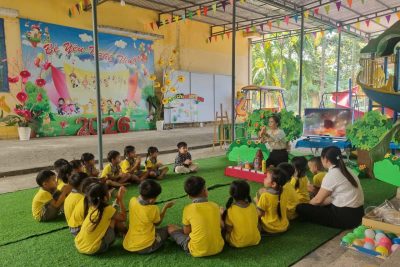 Hoạt động chơi ngoài trời . Lớp 5-6 Tuổi